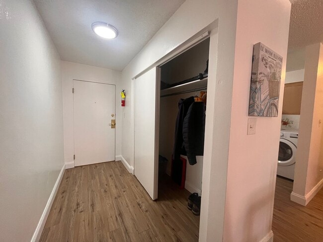 Downtown Furnished One-Bedroom Unit! - Downtown Furnished One-Bedroom Condo Unit!
