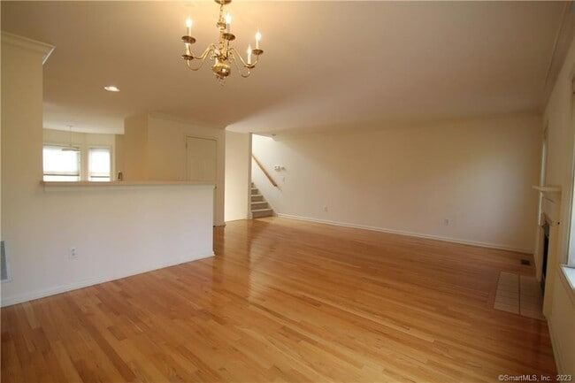 Photo - 1407 Larson Dr