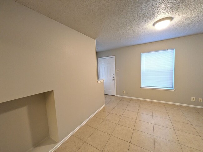 Photo - 330 W Byrd Blvd Unit 2