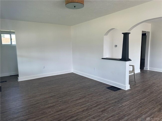 Photo - 2520 Harshman Rd