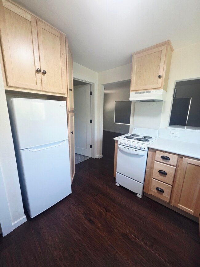 Photo - 103A S 2nd St W