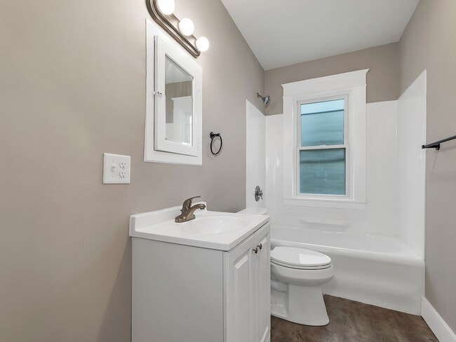 Photo - 54 Brook St Unit 2