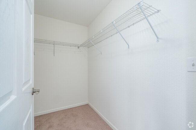 5523 Frostwood Pky 2BR, 2BA - 1,035SF - Primary Closet