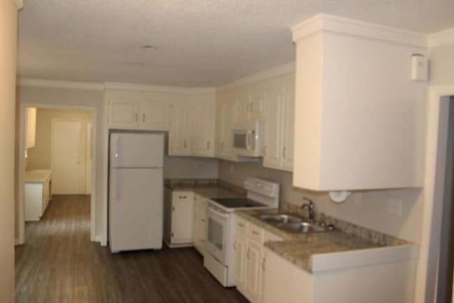 Photo - 4 Br, 3 ba + Bonus Henderson Forest