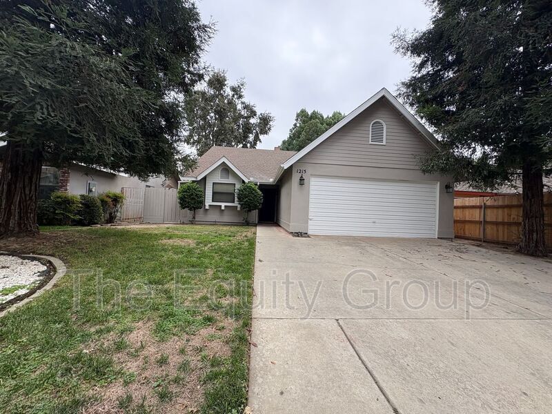 Photo - 1215 W Whispering Pnes Ct