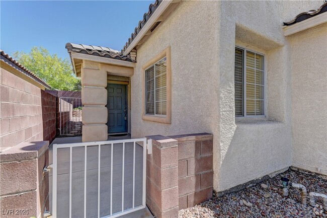 Building Photo - 10530 Lilac Tree Ave Rental