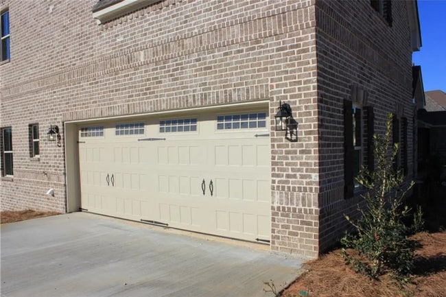 Photo - 5 bed, 3.5 bath home in Cotswolds!