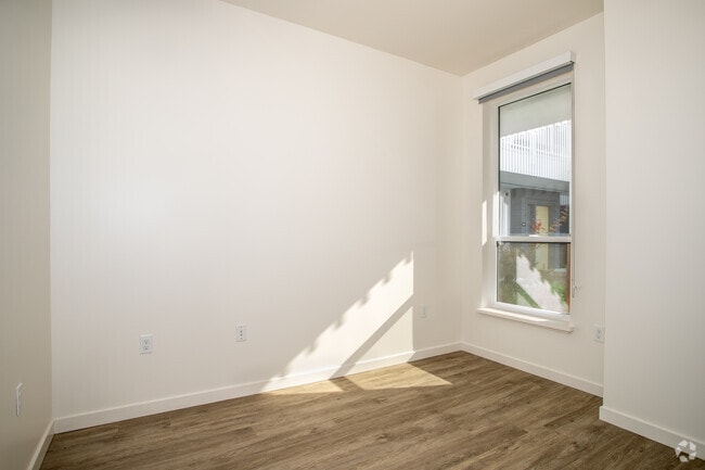1BR, 1BA - 501-527SF