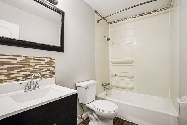 Photo - SUMMER MOVE IN SPECIAL- $300 off your move-in before July - $1075- 2 Bedroom Townhome off Westnedge Unit 3