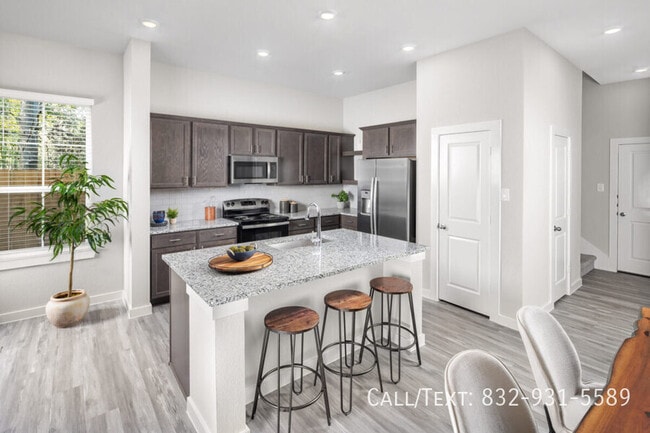 Up to 6 Weeks FREE + 50% Off Security Depo... - Up to 6 Weeks FREE + 50% Off Security Depo... Condo Unit TWC1
