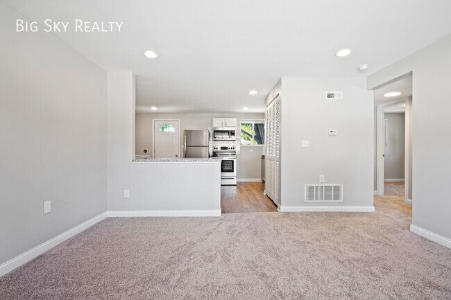 Photo - 136 Town St Unidad C