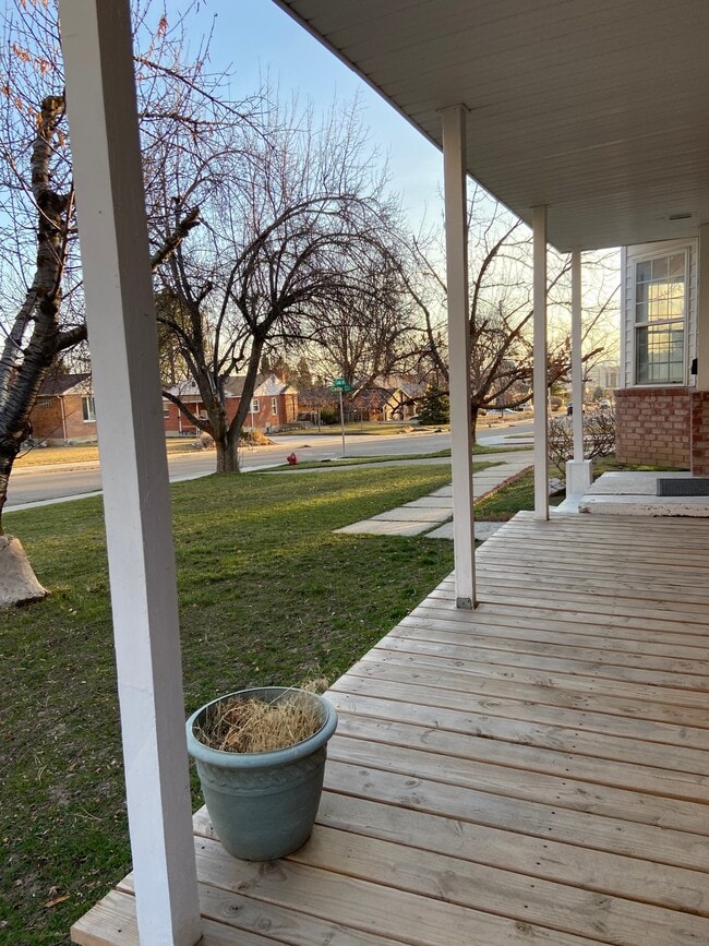 Photo - 1001 Cedar Ave