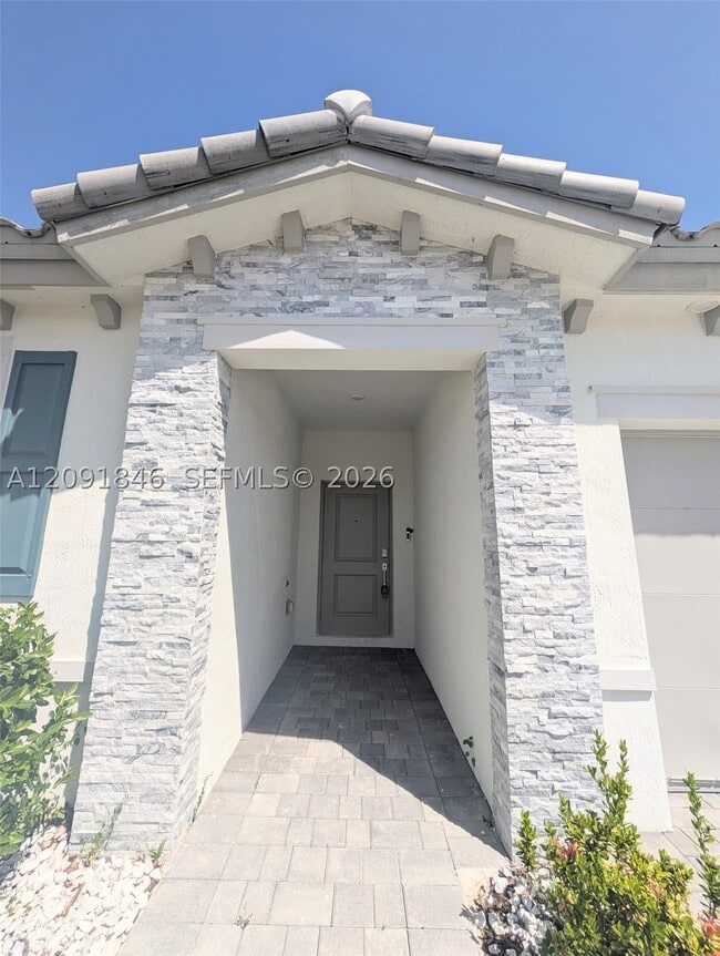 833 SE 26th Rd
