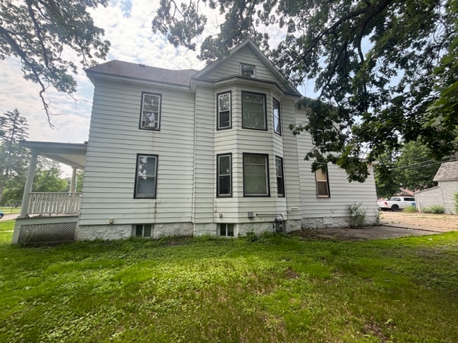 Photo - 611 5th Ave S