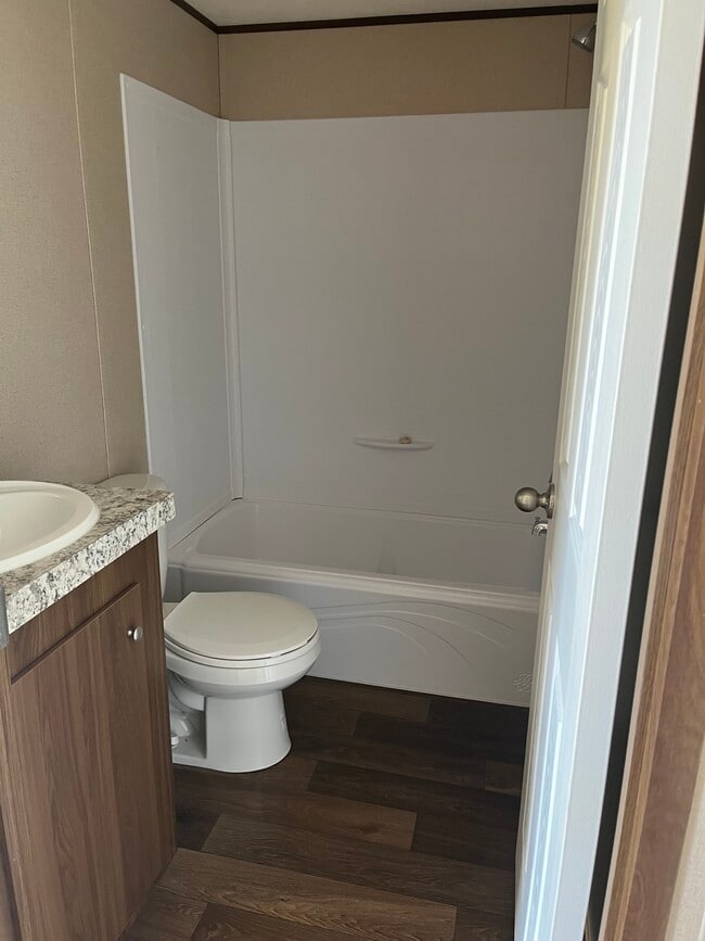 Photo - 211 Brookstone Vista Ln