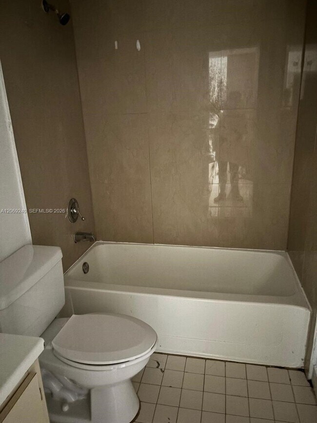 Photo - 7200 NW 179th St Unidad 310