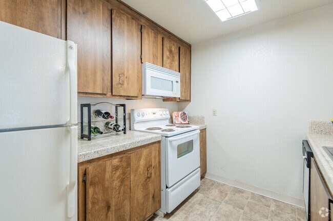 1HAB, 1BA - Sunflorin Village