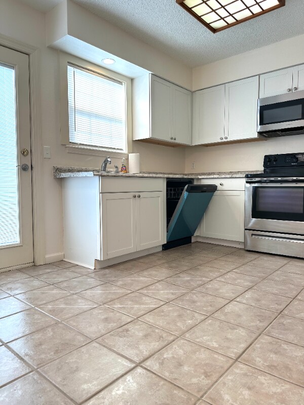 Photo - 1370 Oakland Ave