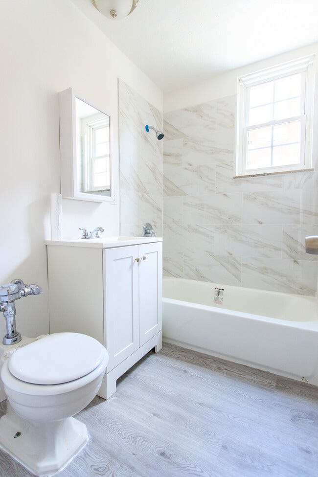 Photo - Parkland Apartments