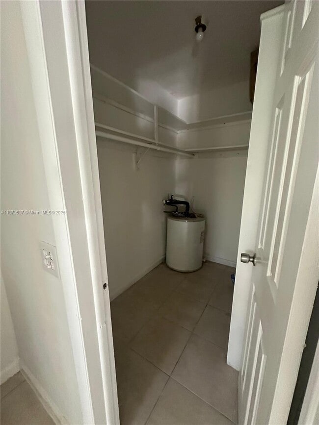 Photo - 1860 Venice Park Dr Unidad 118