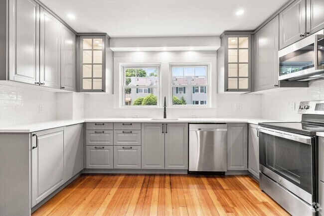 Building Photo - 35 Rossmere St Unit 1 Rental