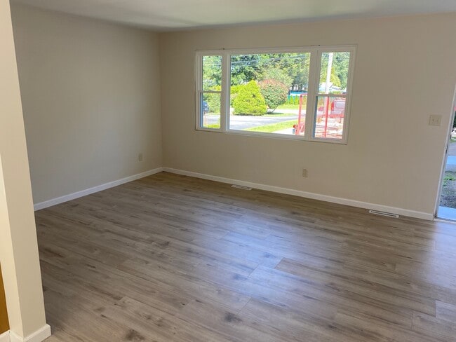 Photo - 2218-20-2220 Midland Dr