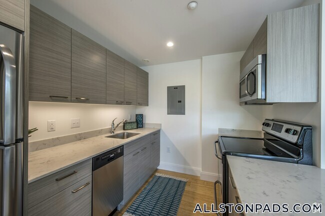 Building Photo - 40 Malvern St Rental