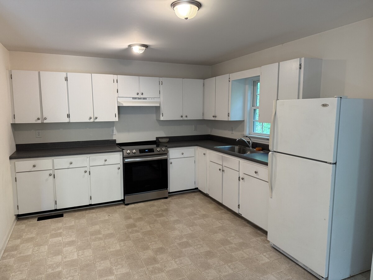 Photo - 180 Brevard St