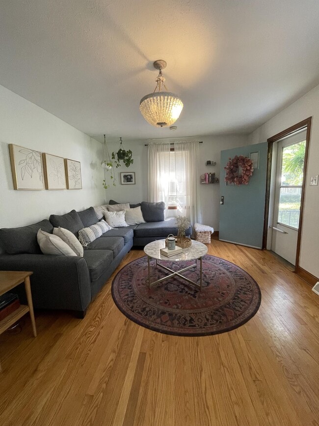 Photo - 185 Williams Rd