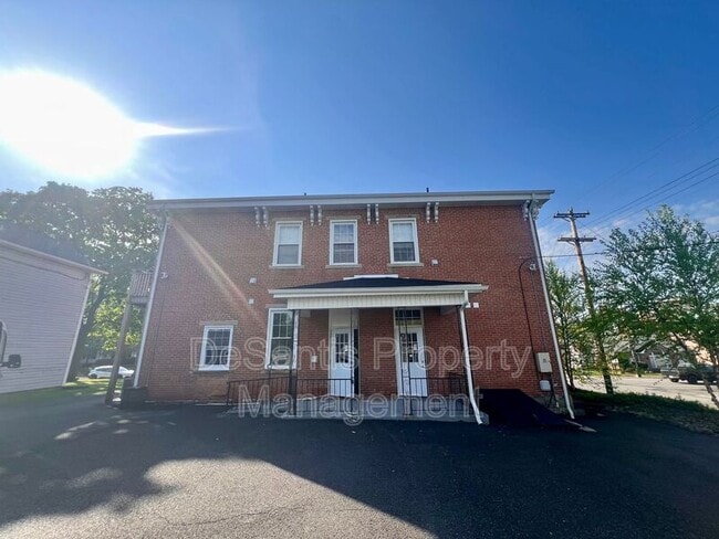 Building Photo - 1198 Third Street Unit 1R