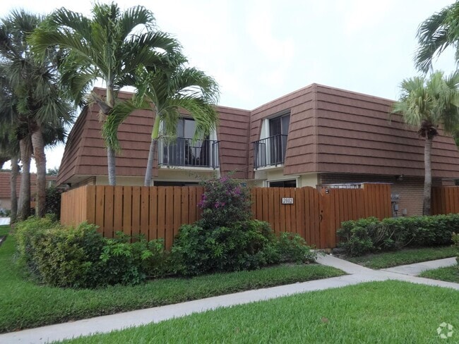 Building Photo - 2802 28th Ct Rental
