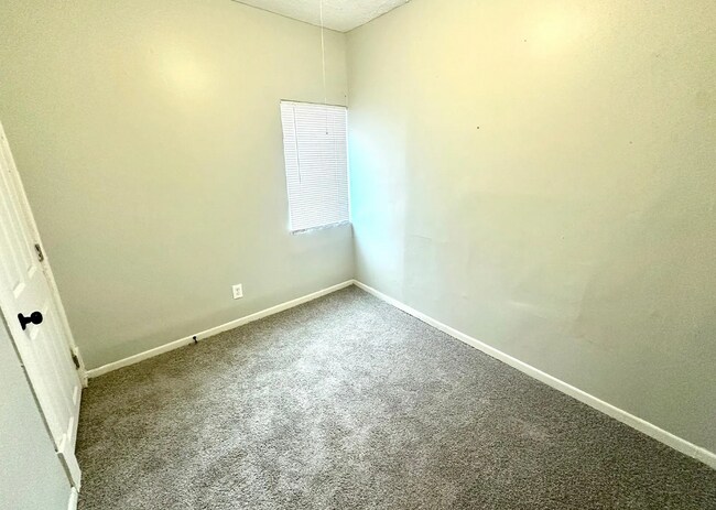 Photo - 1402 N 21st Ave