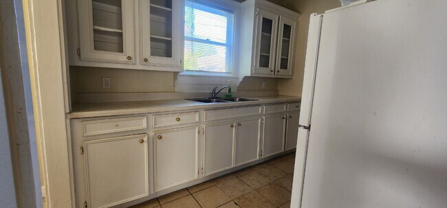 Photo - 2805 Cleburne St