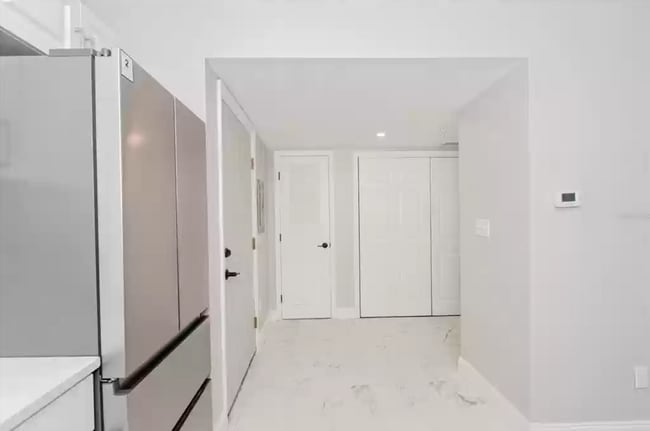 Hallway - 812 Pinewood Ct Unit 812