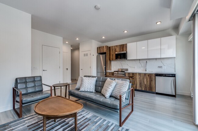 Building Photo - 1168 Pendrell St Unit 306