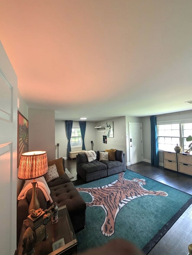 Photo - East Memphis - Stunning 4 bedroom / 2 full bath home