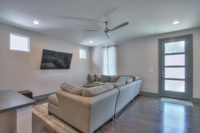 Photo - 1617 Straightway Ave