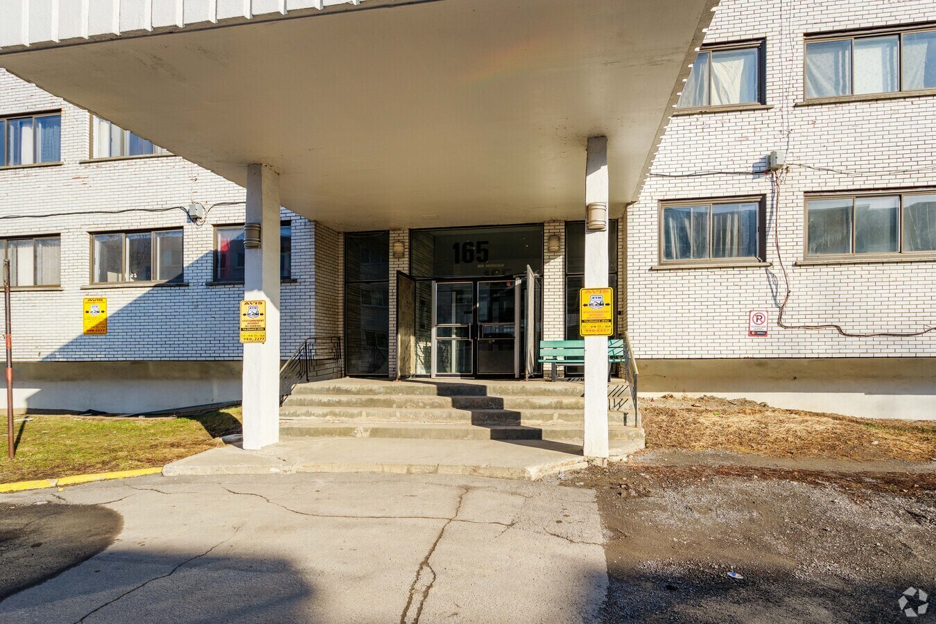 Photo - 165 Av Strathyre