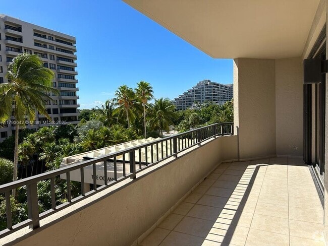 Building Photo - 251 Crandon Blvd Unit 430 Rental