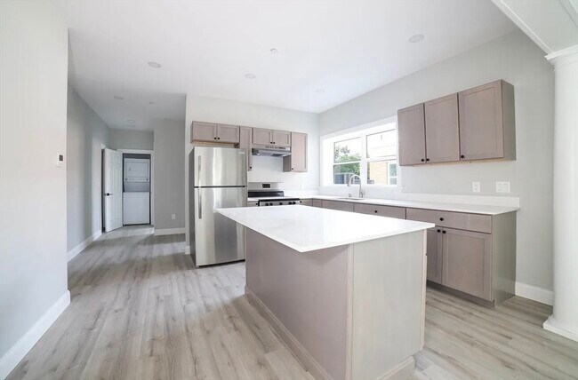 Photo - 566-572-572 Main St Unidad 201