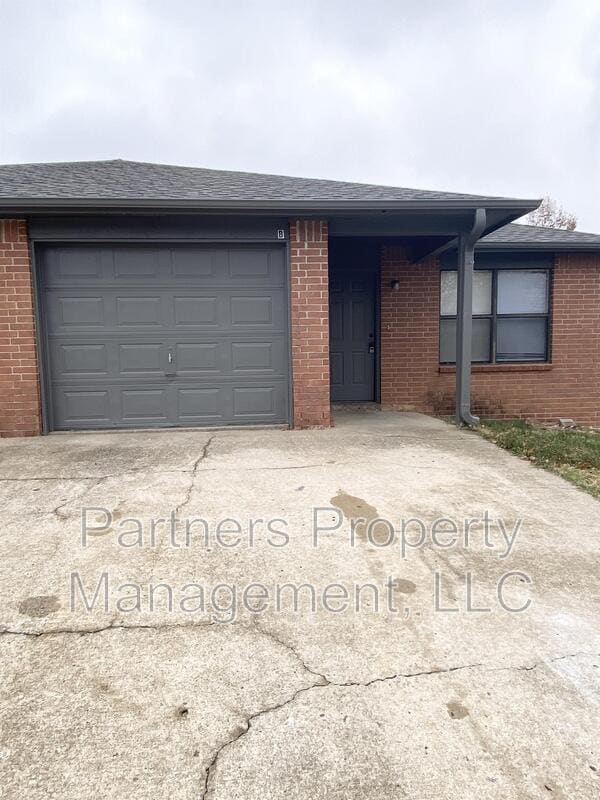 Photo - 5705 Sara St