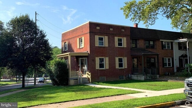 Building Photo - 201 Sycamore Rd Rental
