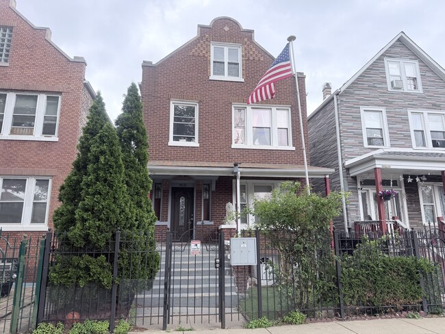 Building Photo - 4433 S Mozart St