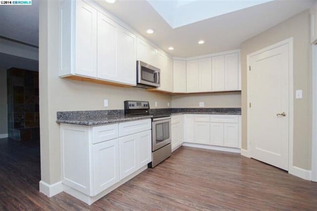 Photo - 1345 Shell Ct