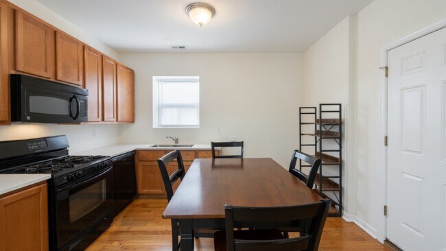 3354 W Wilson Ave Unit 2S
