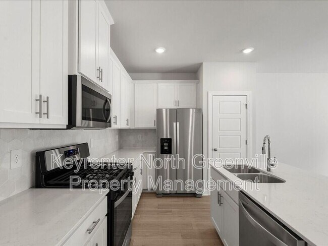 Photo - 855 Ernest Ln