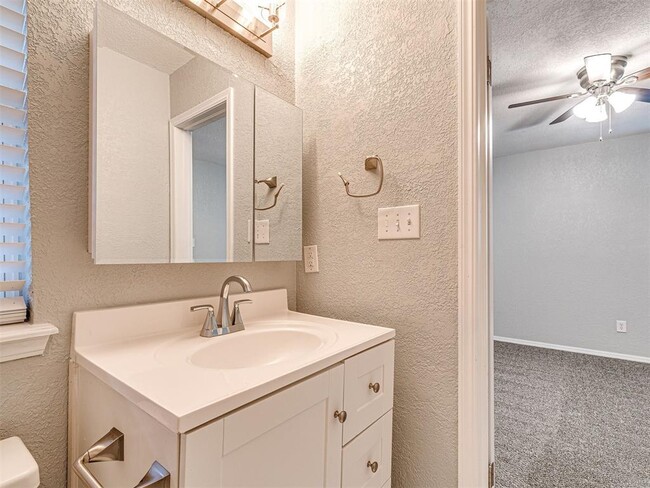 Photo - 305 Woodside Dr