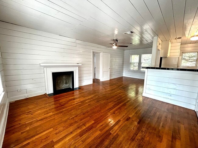Photo - 1305 Lorrain St Unit C