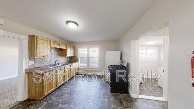 Photo - 219 N Institute St Unit 2