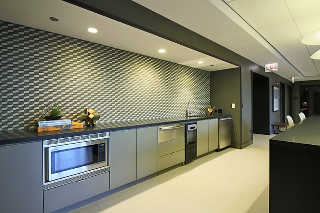 Photo - 626 N Wells St